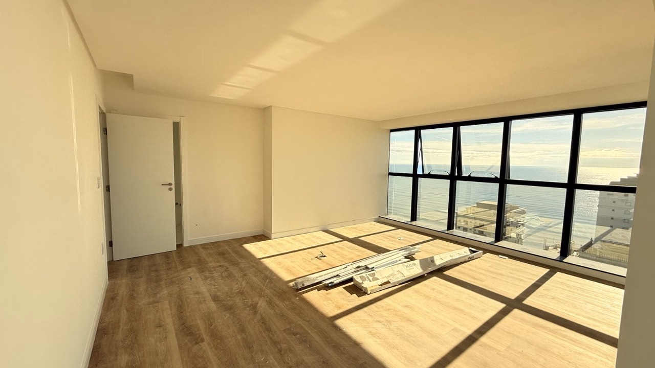 Cobertura 5 suítes em Meia Praia — Meia Praia, Itapema