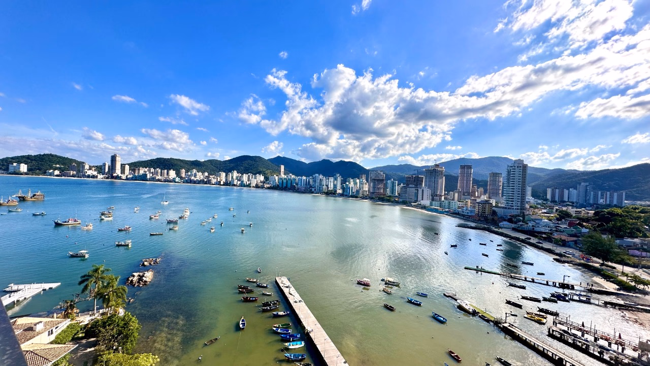 Apartamento 4 suítes em Canto da Praia — Canto da Praia, Itapema