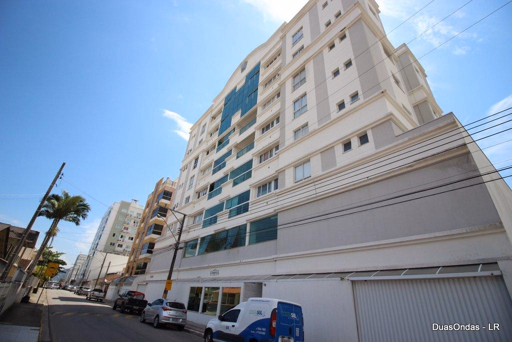 Apartamento 3 suítes em Meia Praia — Meia Praia, Itapema