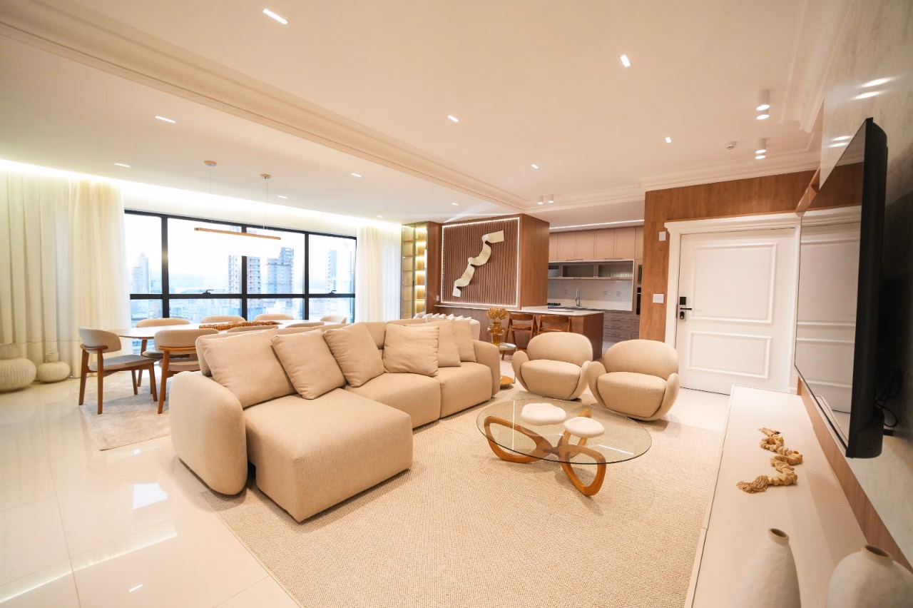 Apartamento 4 suítes em Meia Praia — Meia Praia, Itapema