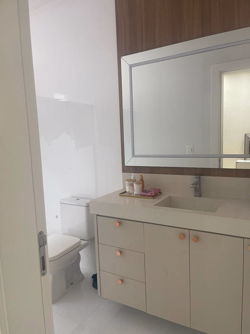 Apartamento 4 suítes em Meia Praia — Meia Praia, Itapema