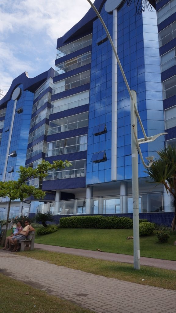 Continental Exclusive — Meia Praia