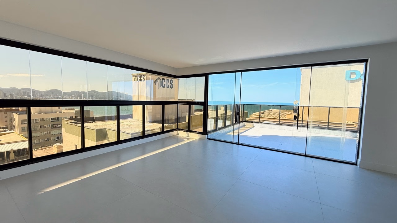 Apartamento 4 suítes em Meia Praia — Meia Praia, Itapema