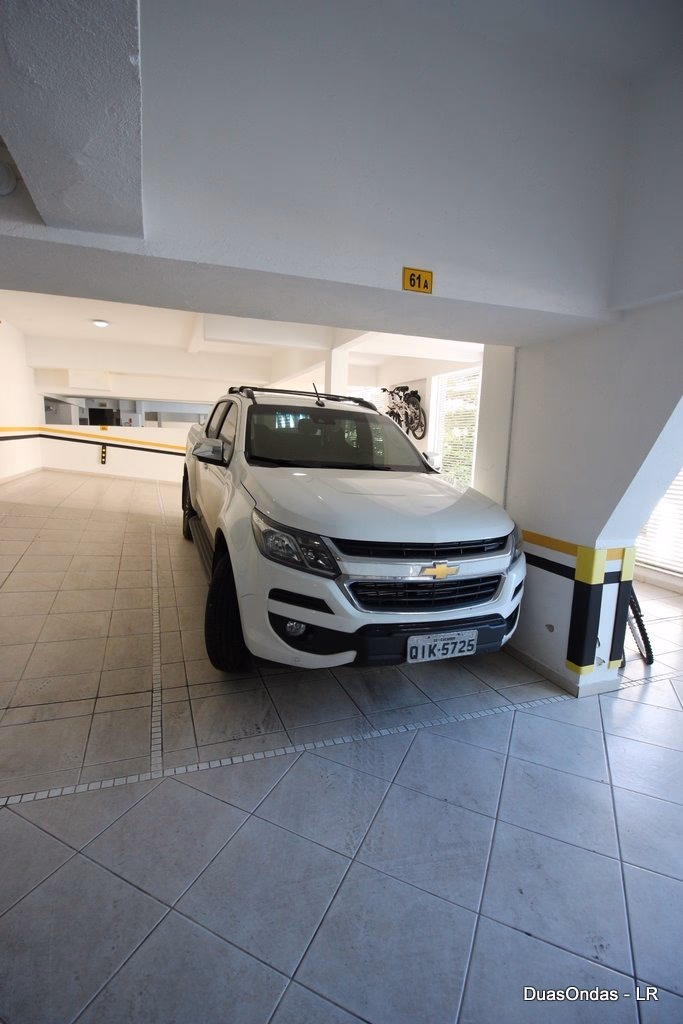 Apartamento 3 suítes em Meia Praia — Meia Praia, Itapema