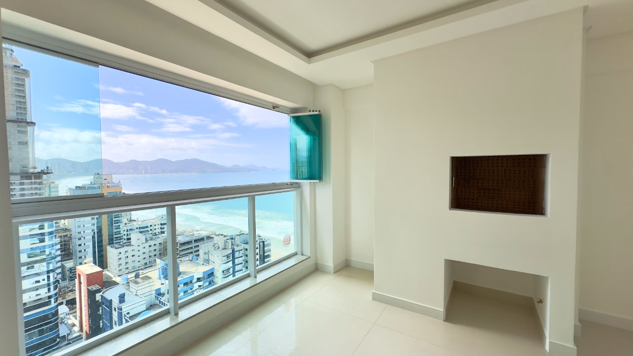 Apartamento 4 suítes em Meia Praia — Meia Praia, Itapema