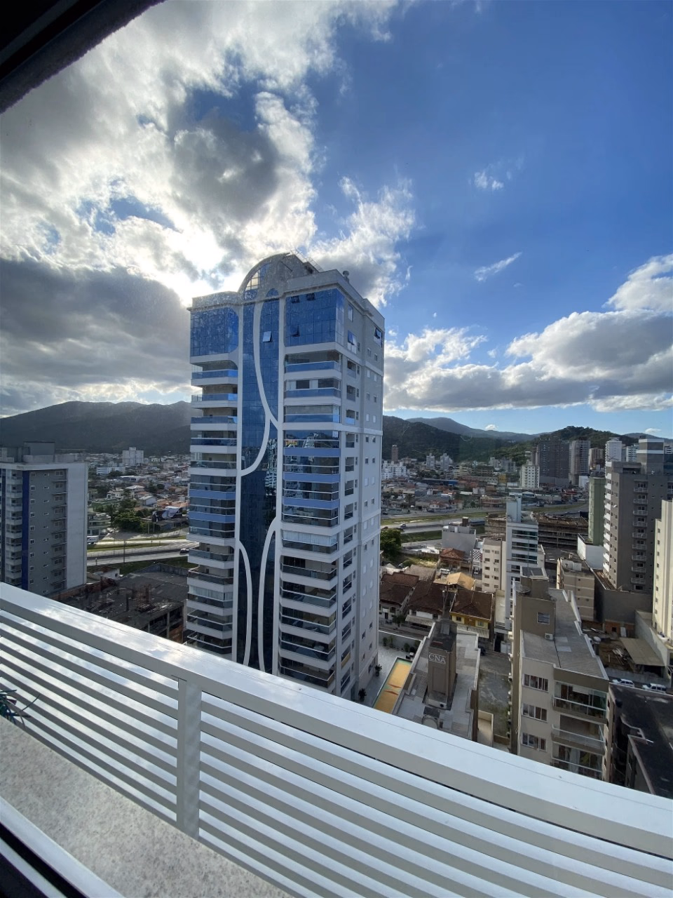 Apartamento 4 suítes em Meia Praia — Meia Praia, Itapema