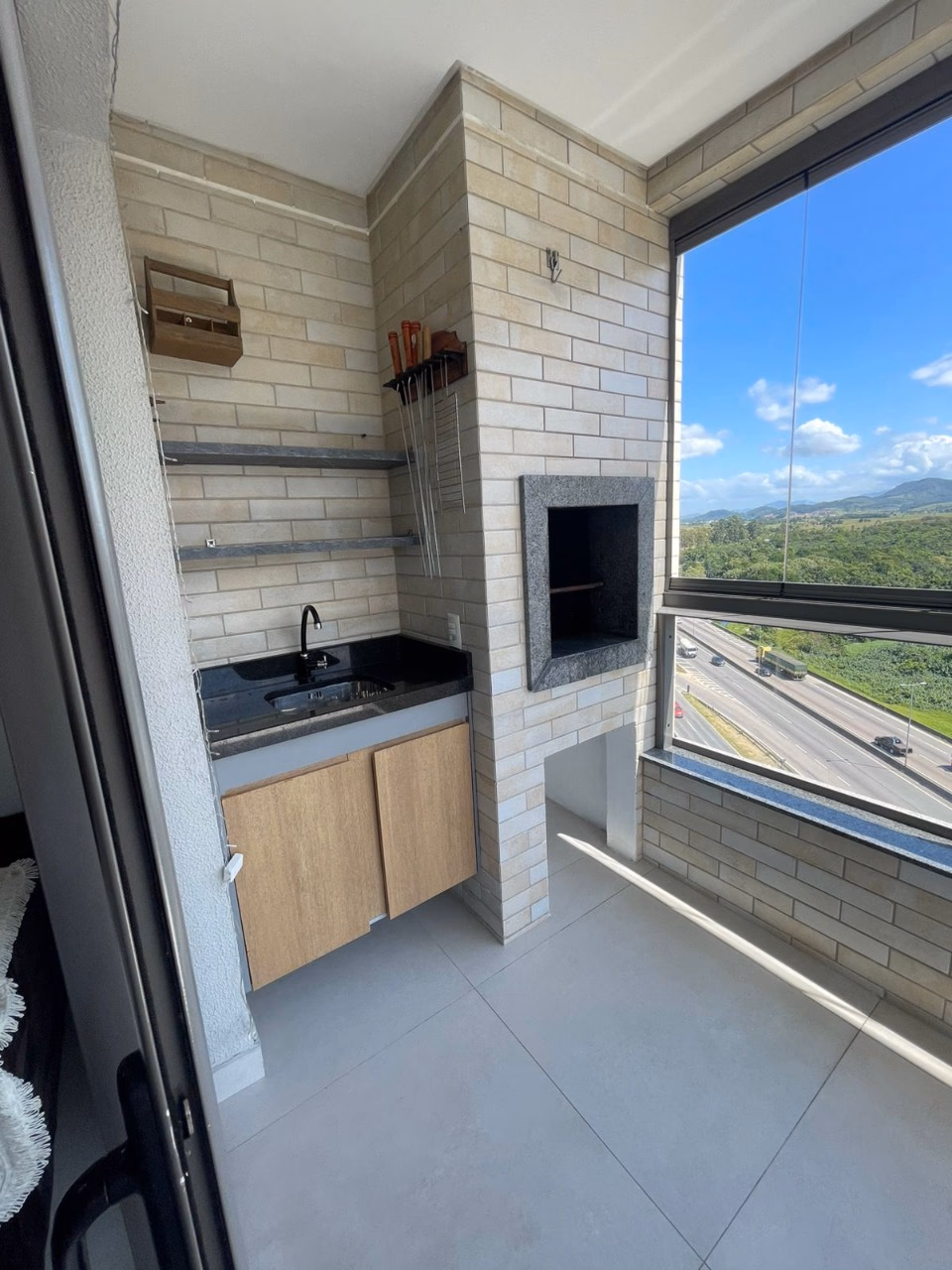 Apartamento 2 suítes em Meia Praia — Meia Praia