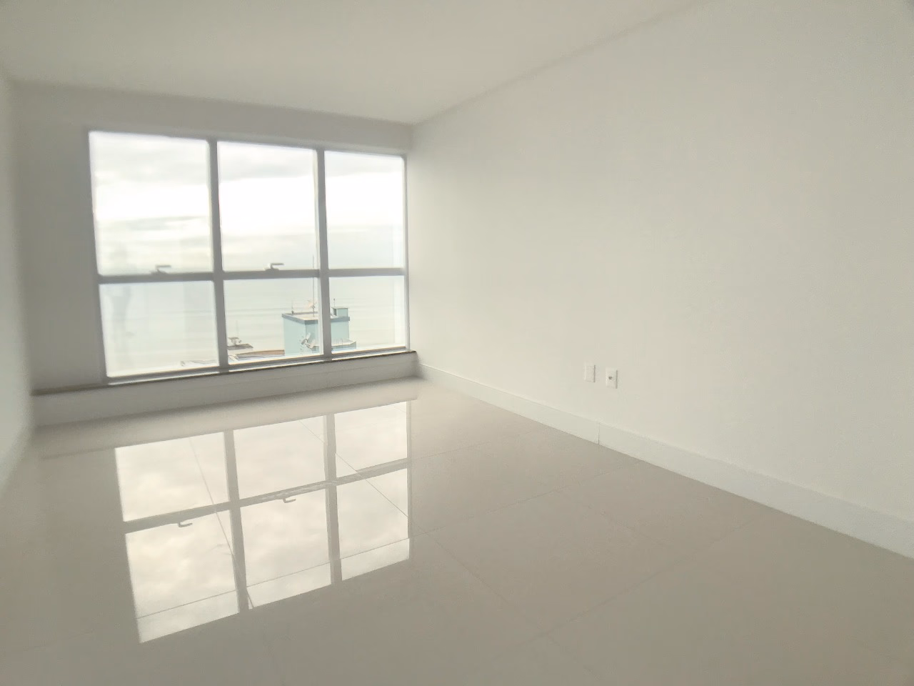 Apartamento 4 suítes em Meia Praia — Meia Praia, Itapema