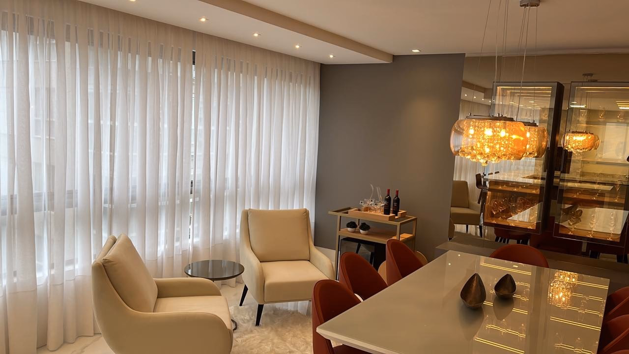 Apartamento 4 suítes em Meia Praia — Meia Praia, Itapema