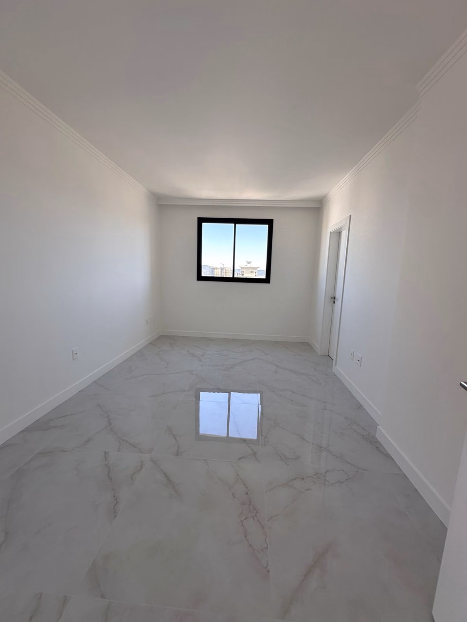 Apartamento 3 suítes em Meia Praia — Meia Praia, Itapema