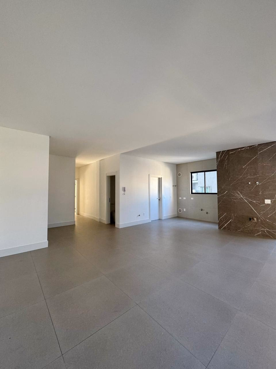 Apartamento 3 suítes em Meia Praia — Meia Praia, Itapema