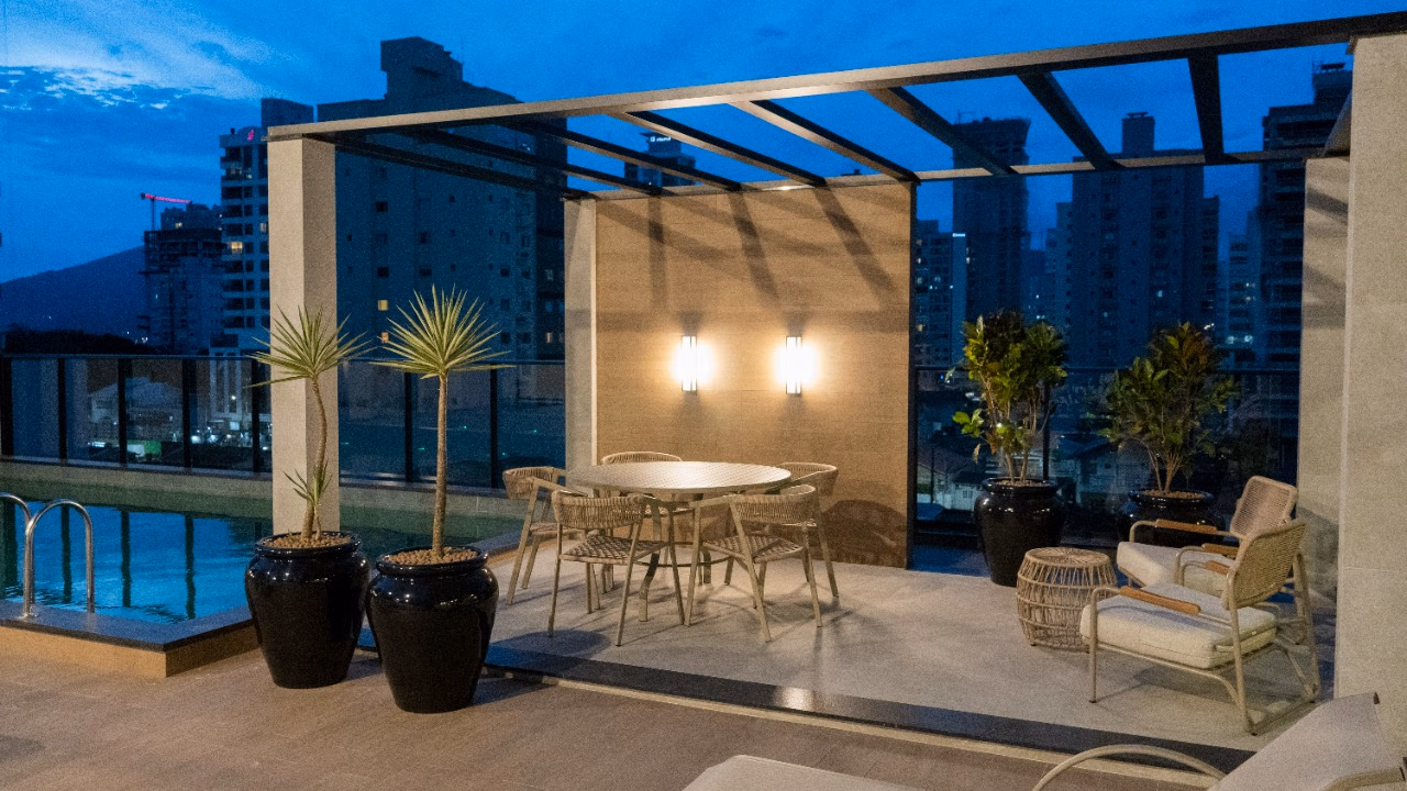Apartamento a venda em Meia Praia, Itapema- SC, Res Oxford