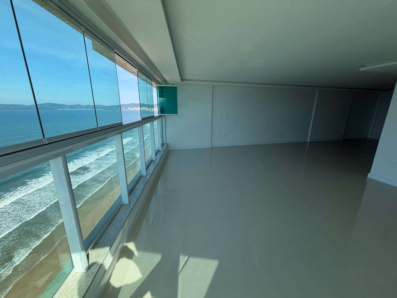 Apartamento 4 suítes em Centro — Centro, Itapema