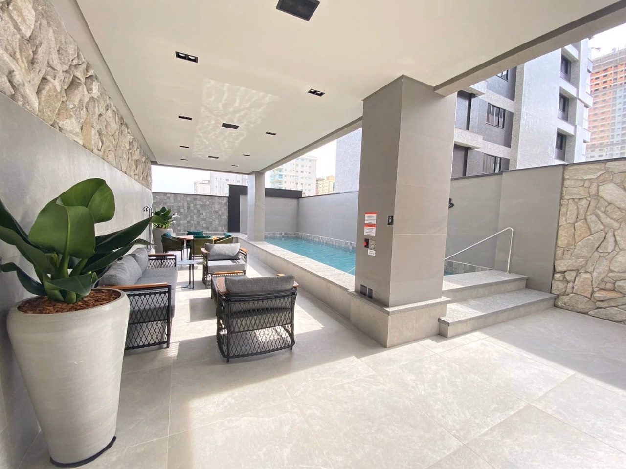 Residencial Avant Garde - Rua 305, Bairro Meia Praia, Itapema - SC (14)