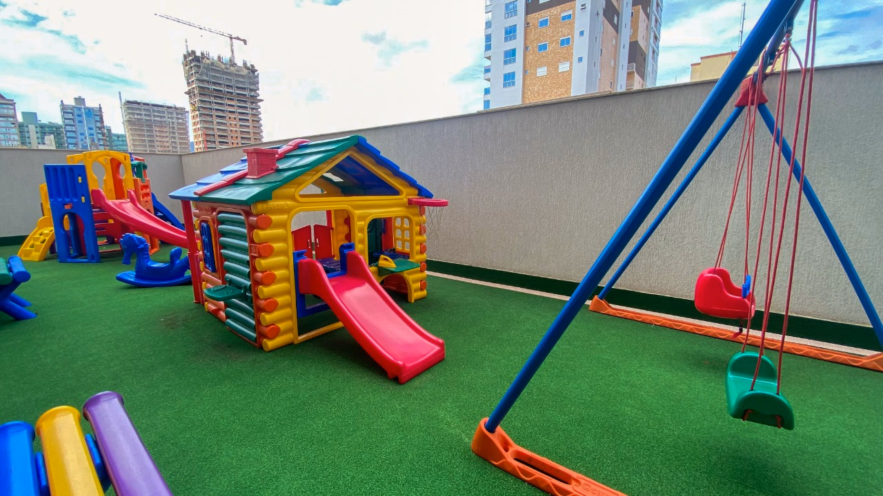 Apartamento a venda na quadra mar a venda em Meia Praia (55)