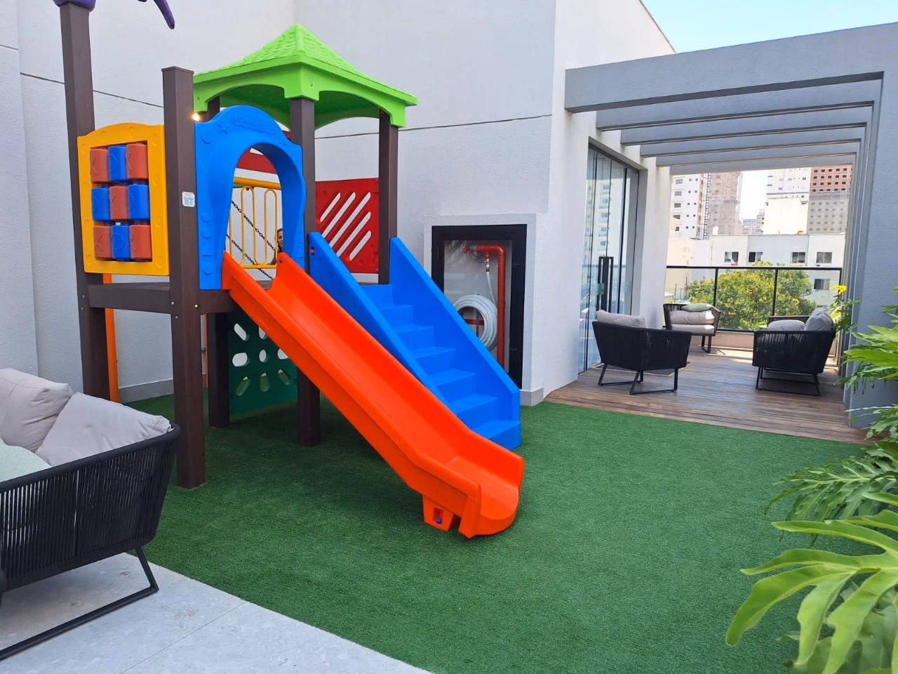Residencial Ilha do Mel, Rua 264, Bairro Meia Praia, Itapema - SC (8)