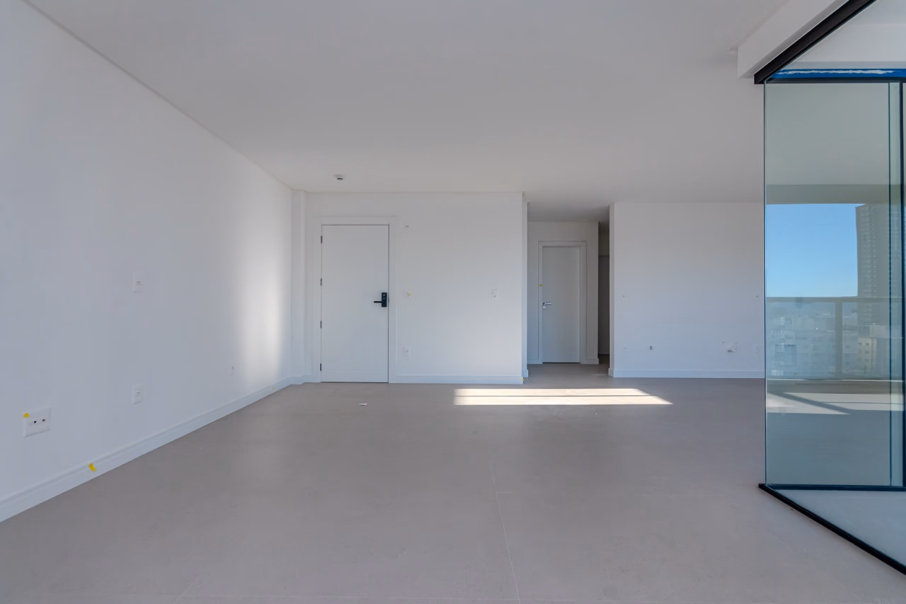 Apartamento 3 suítes em Meia Praia — Meia Praia, Itapema