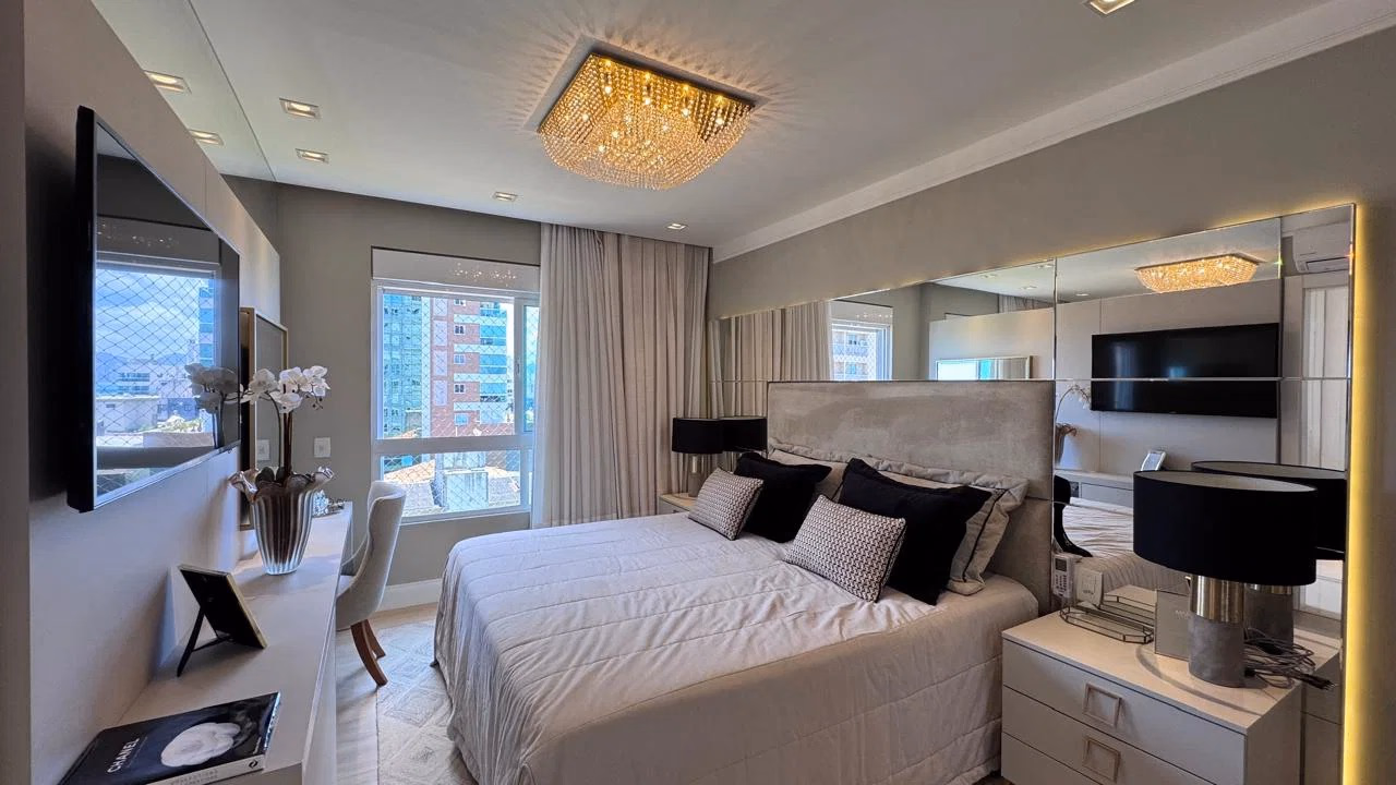 Apartamento 4 suítes em Meia Praia — Meia Praia, Itapema
