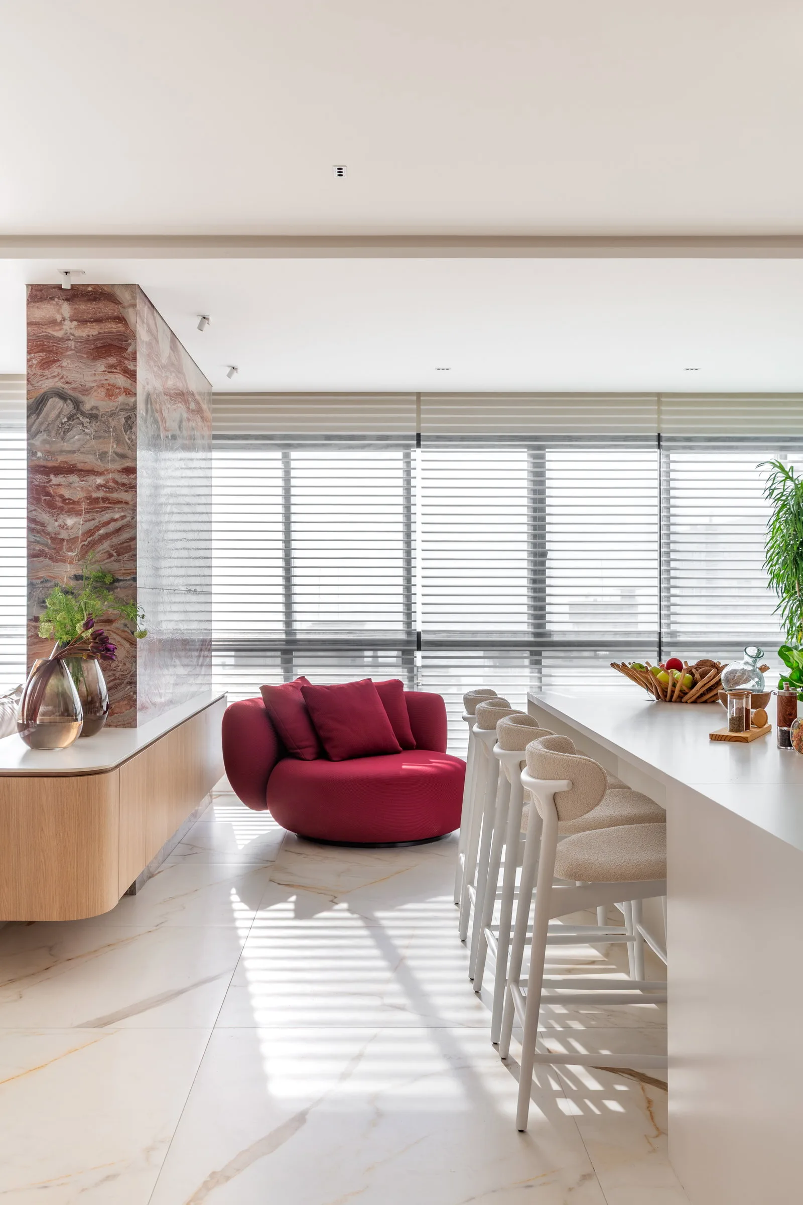 Apartamento 4 suítes em Meia Praia — Meia Praia, Itapema