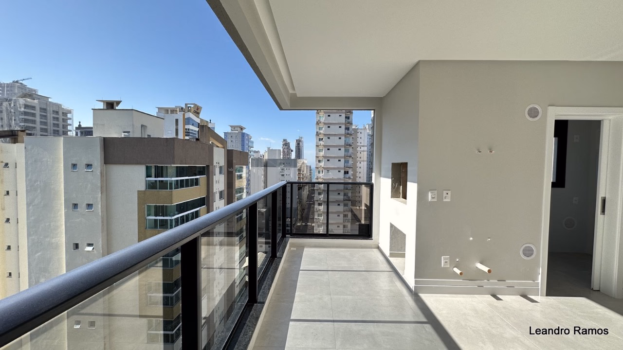Apartamento 2 suítes em Meia Praia — Meia Praia, Itapema