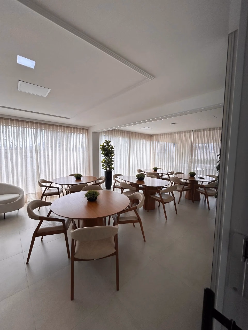 Residencial Maverick - Rua 274, Bairro Meia Praia, Itapema - SC (3)