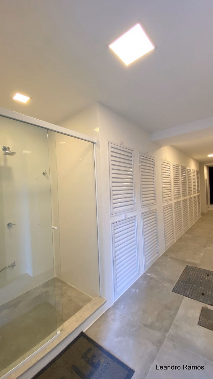 Residencial Porto Vila a venda em Meia Praia (27)