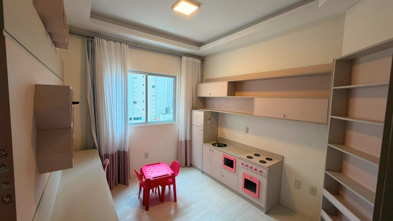 Apartamento 4 suítes em Meia Praia — Meia Praia, Itapema