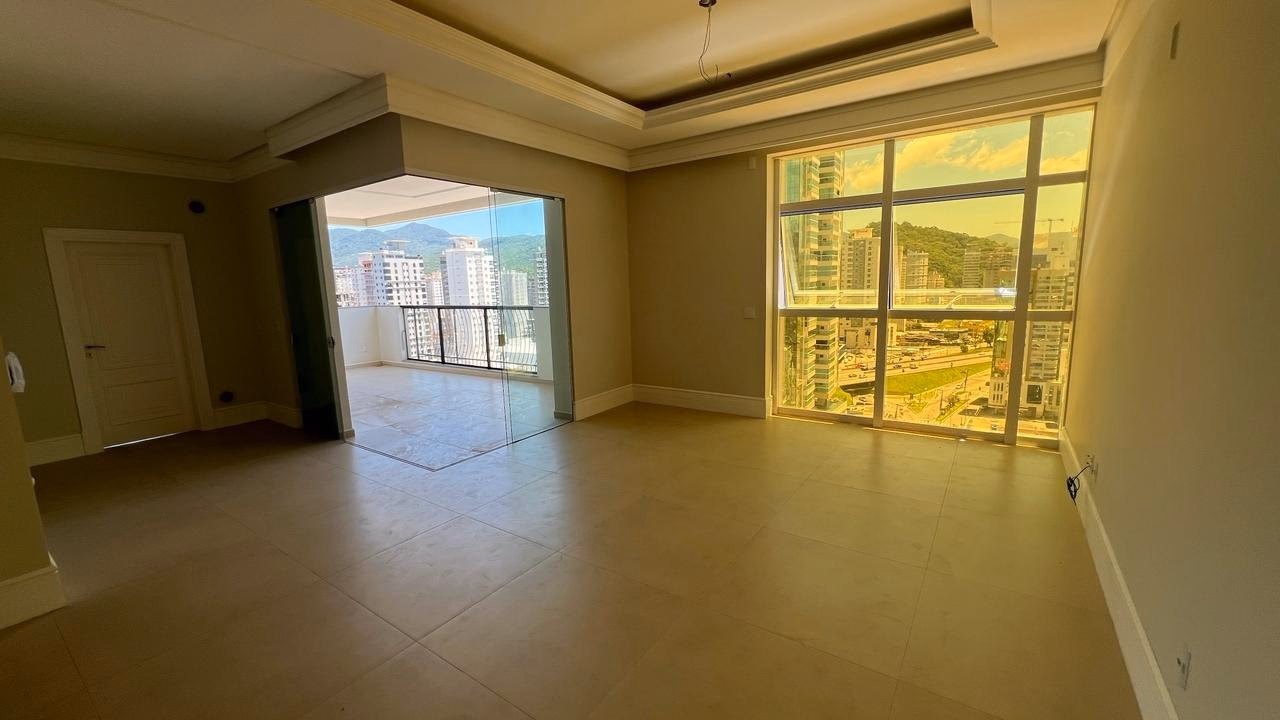 Apartamento 4 suítes em Meia Praia — Meia Praia, Itapema