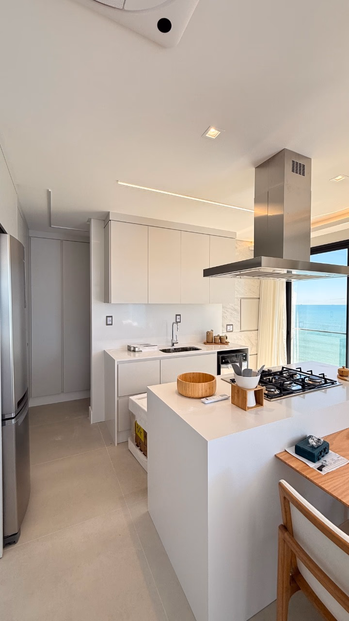 Apartamento 3 suítes em Meia Praia — Meia Praia, Itapema