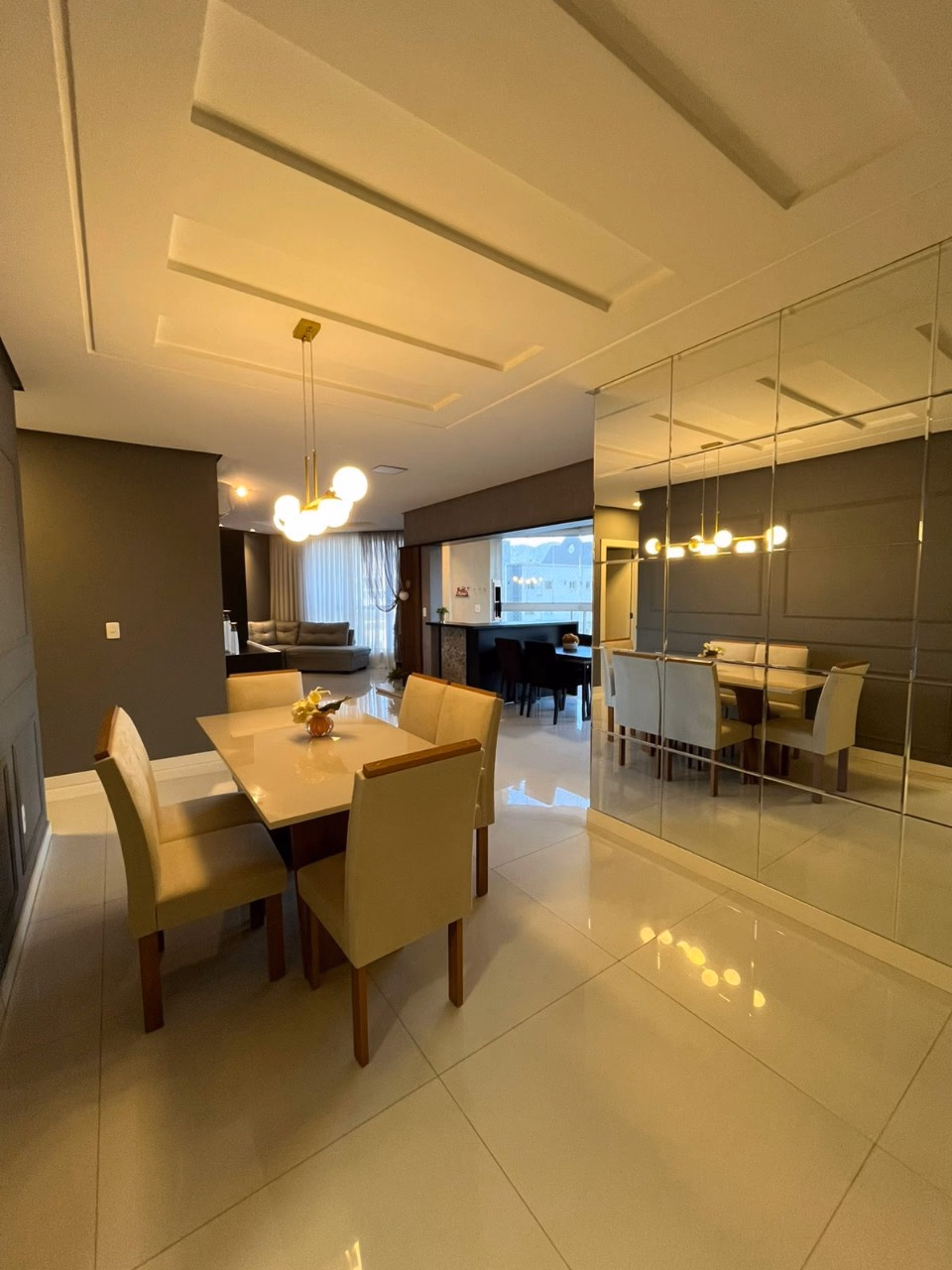 Apartamento 3 suítes em Meia Praia — Meia Praia, Itapema