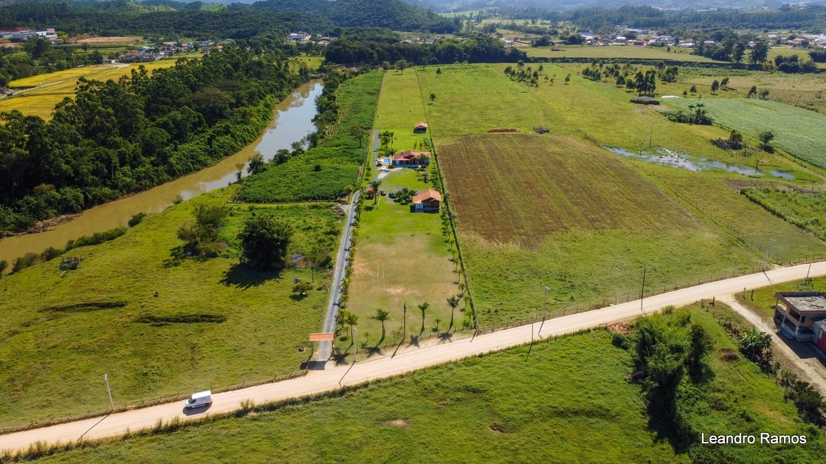 Imóvel 3 suítes em Ribanceira do Sul — Ribanceira do Sul, São João Batista