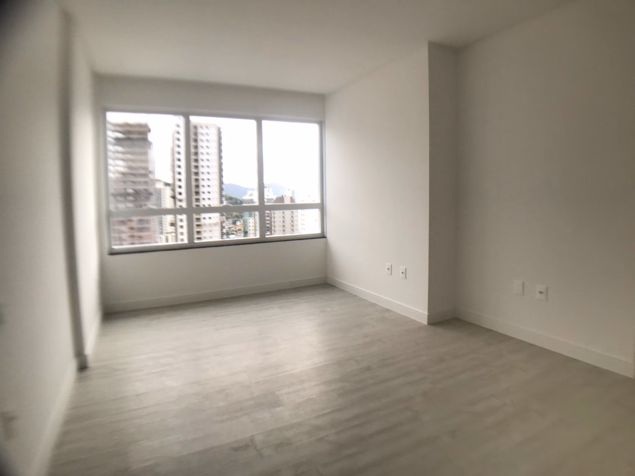 Apartamento 4 suítes em Meia Praia — Meia Praia, Itapema