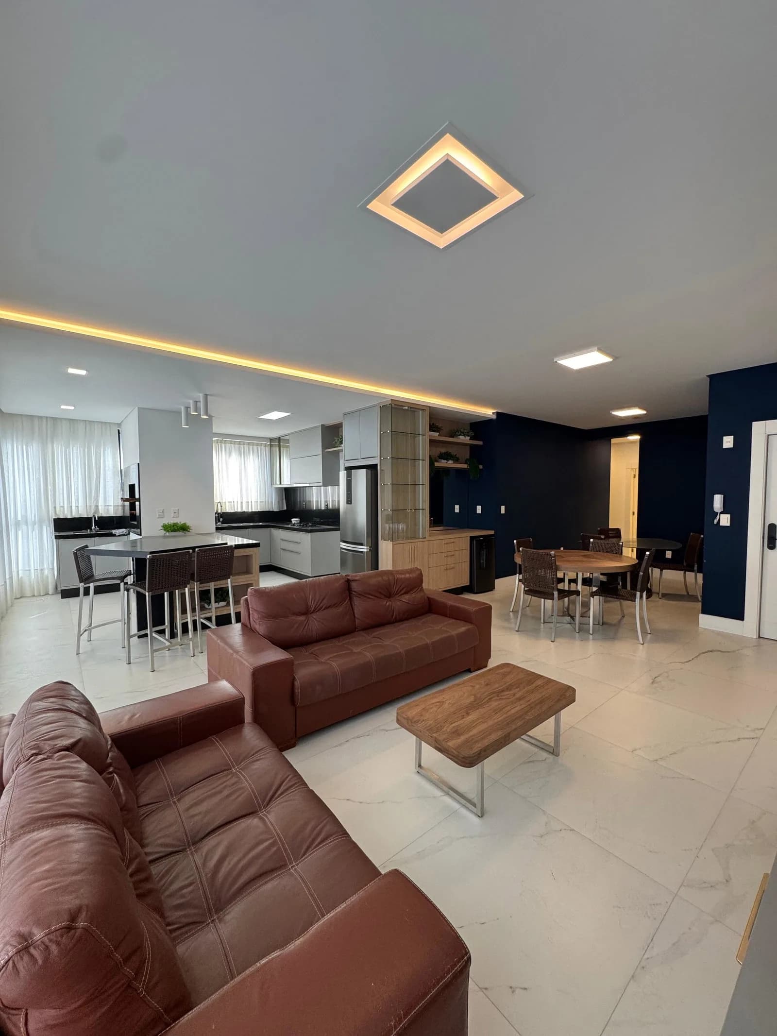 Apartamento 3 suítes em Meia Praia — Meia Praia, Itapema