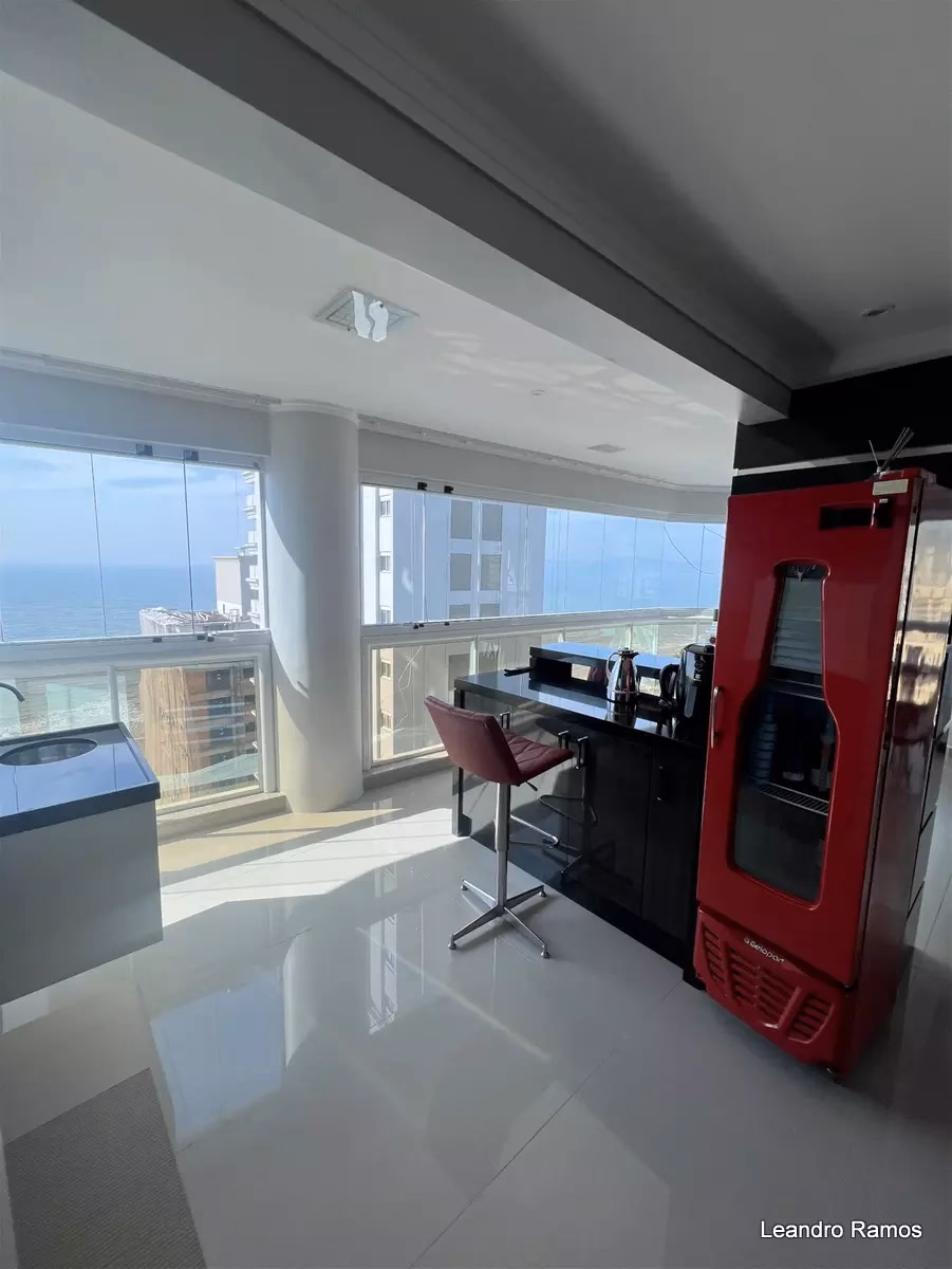 Apartamento 4 suítes em Meia Praia — Meia Praia, Itapema
