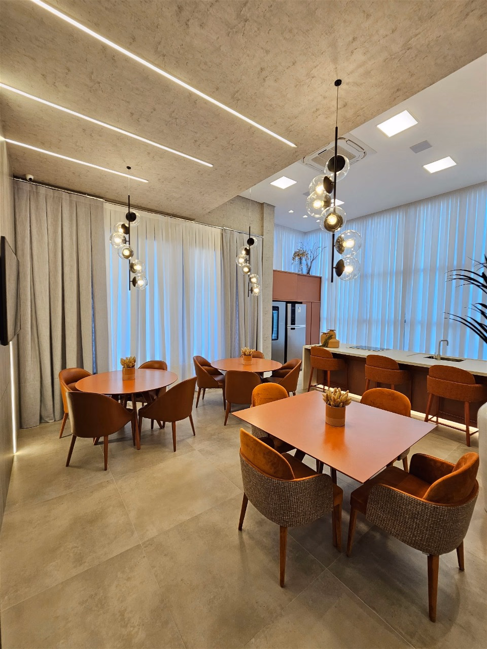 Residencial Brooklyn Tower - Rua 236, Bairro Meia Praia, Itapema - SC (25)