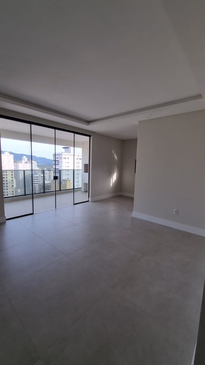 Apartamento 3 suítes em Meia Praia — Meia Praia, Itapema