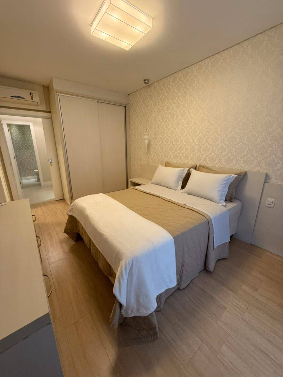 Apartamento 3 suítes em Meia Praia — Meia Praia, Itapema