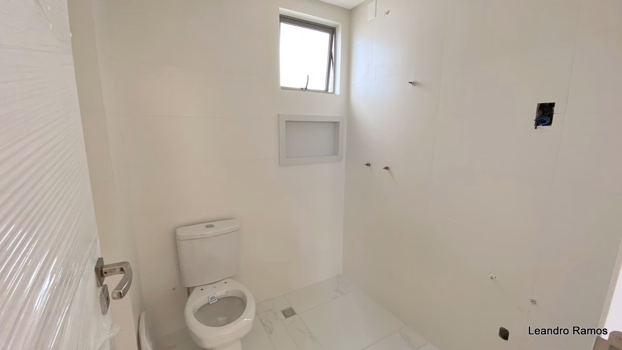 Apartamento 3 suítes em Meia Praia — Meia Praia, Itapema