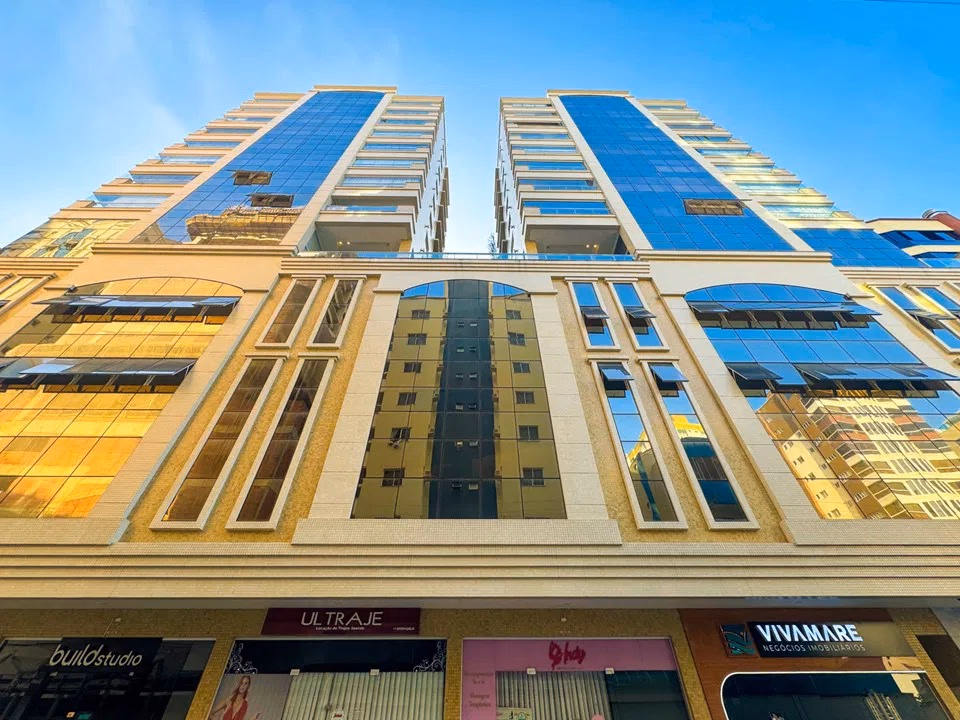Grand Towers Residence — Meia Praia
