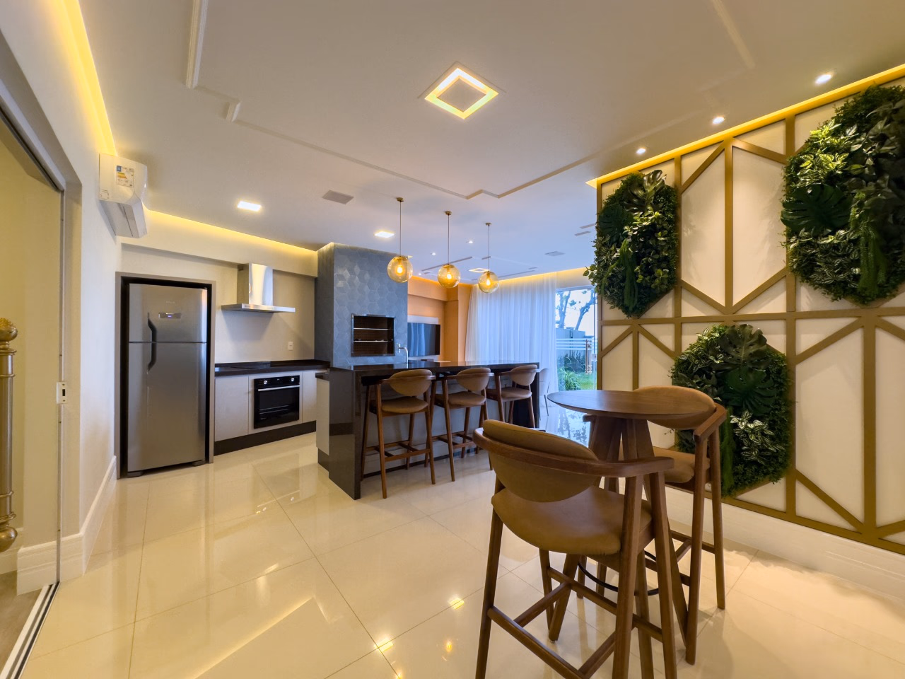Apartamento 3 suítes em Meia Praia — Meia Praia, Itapema