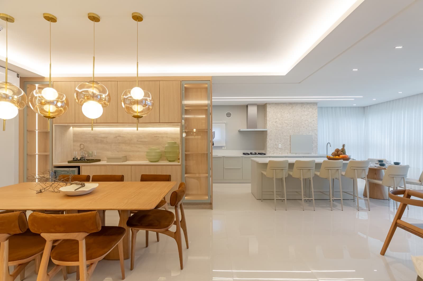Apartamento 4 suítes em Meia Praia — Meia Praia, Itapema