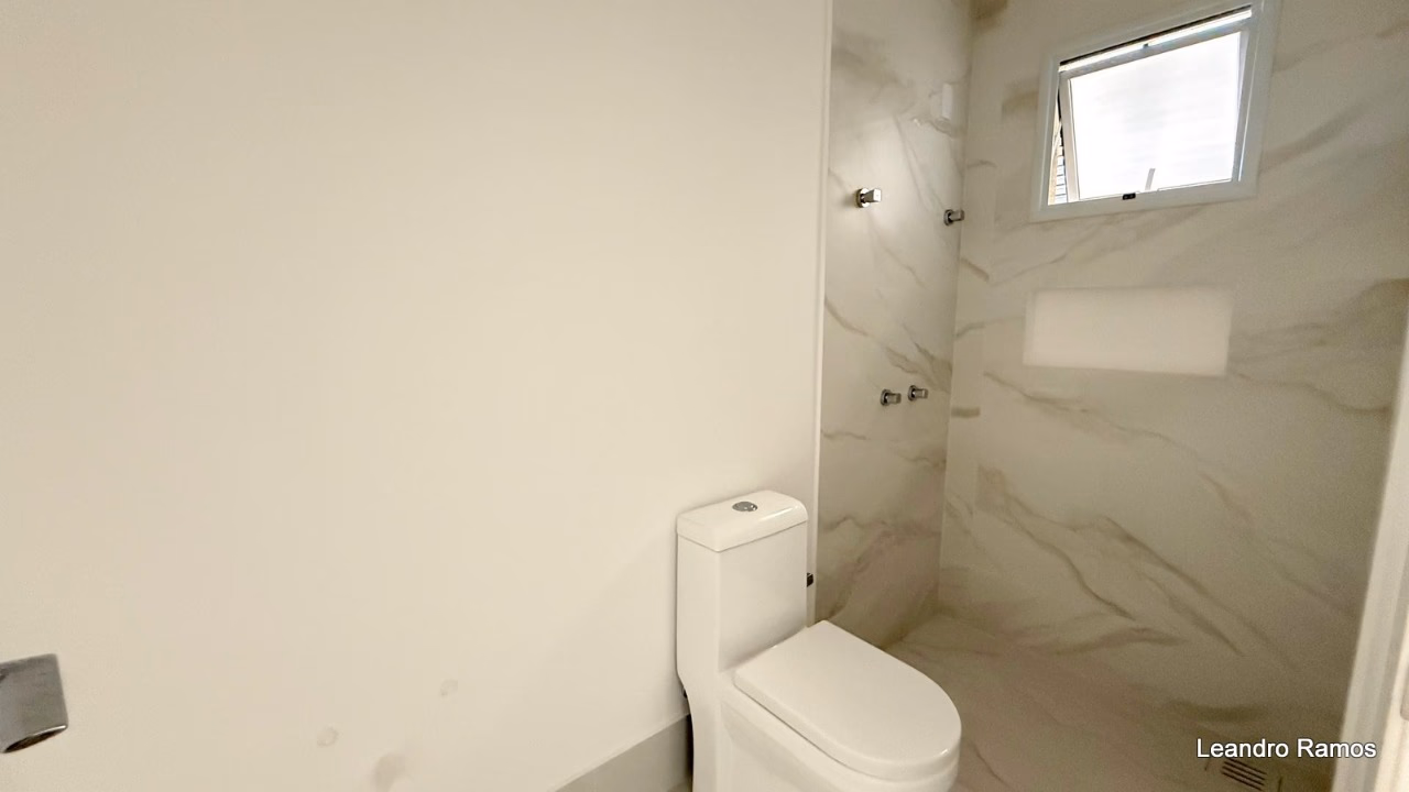 Apartamento 4 suítes em Meia Praia — Meia Praia, Itapema
