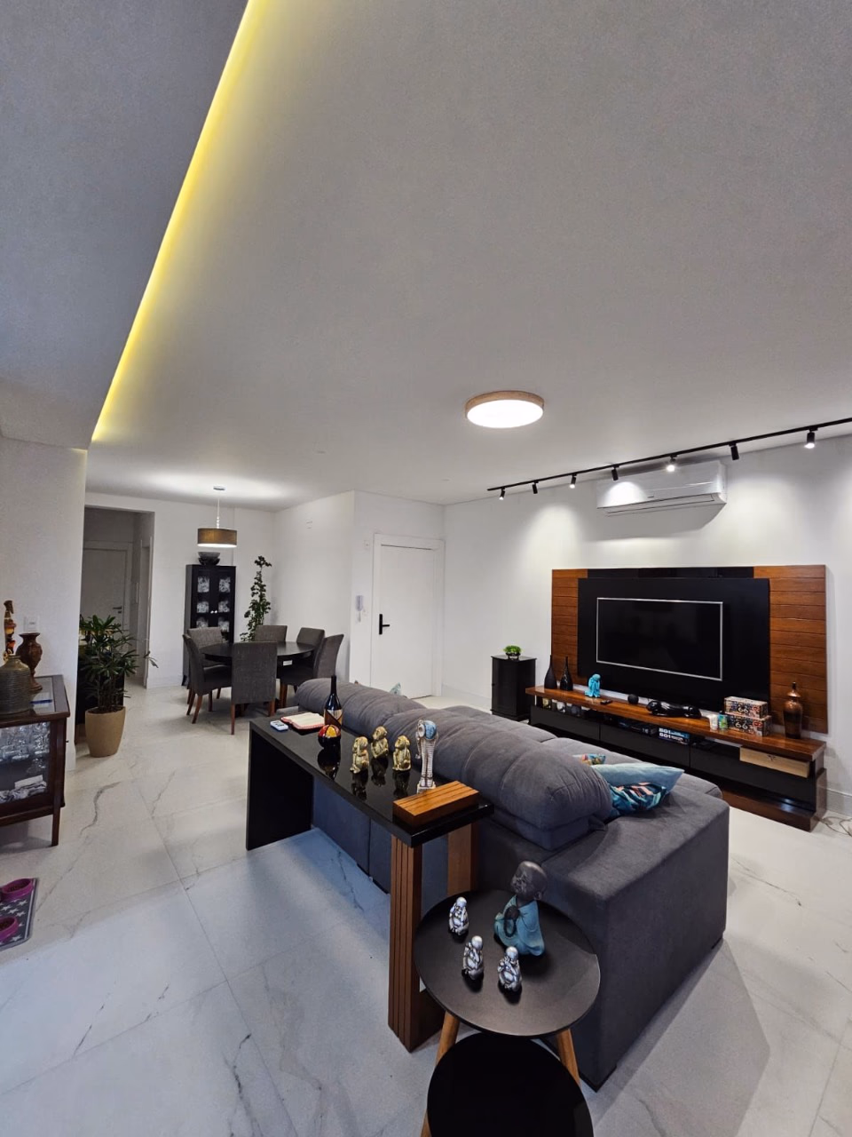 Apartamento 3 suítes em Meia Praia — Meia Praia, Itapema