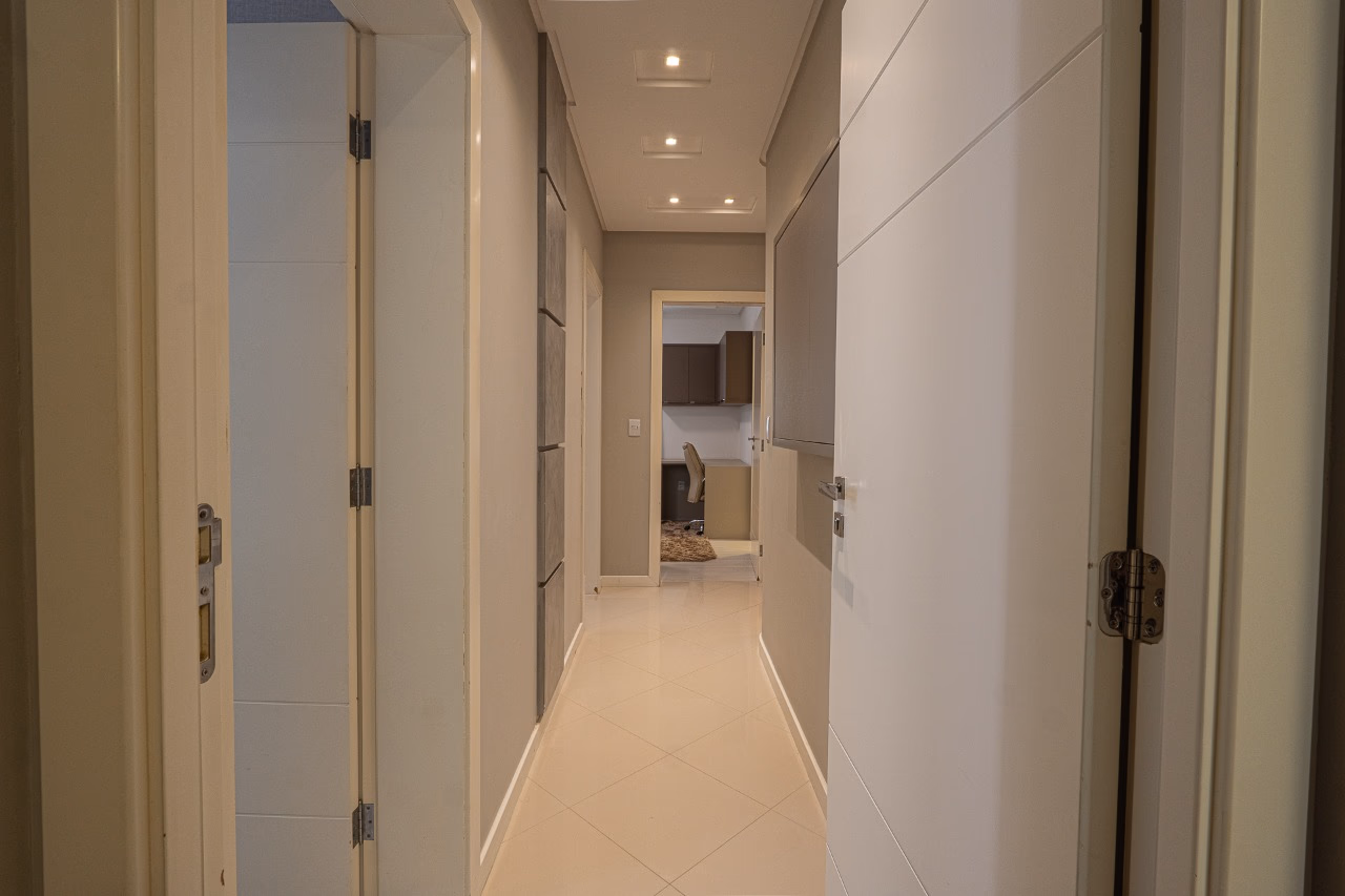 Apartamento 4 suítes em Meia Praia — Meia Praia, Itapema