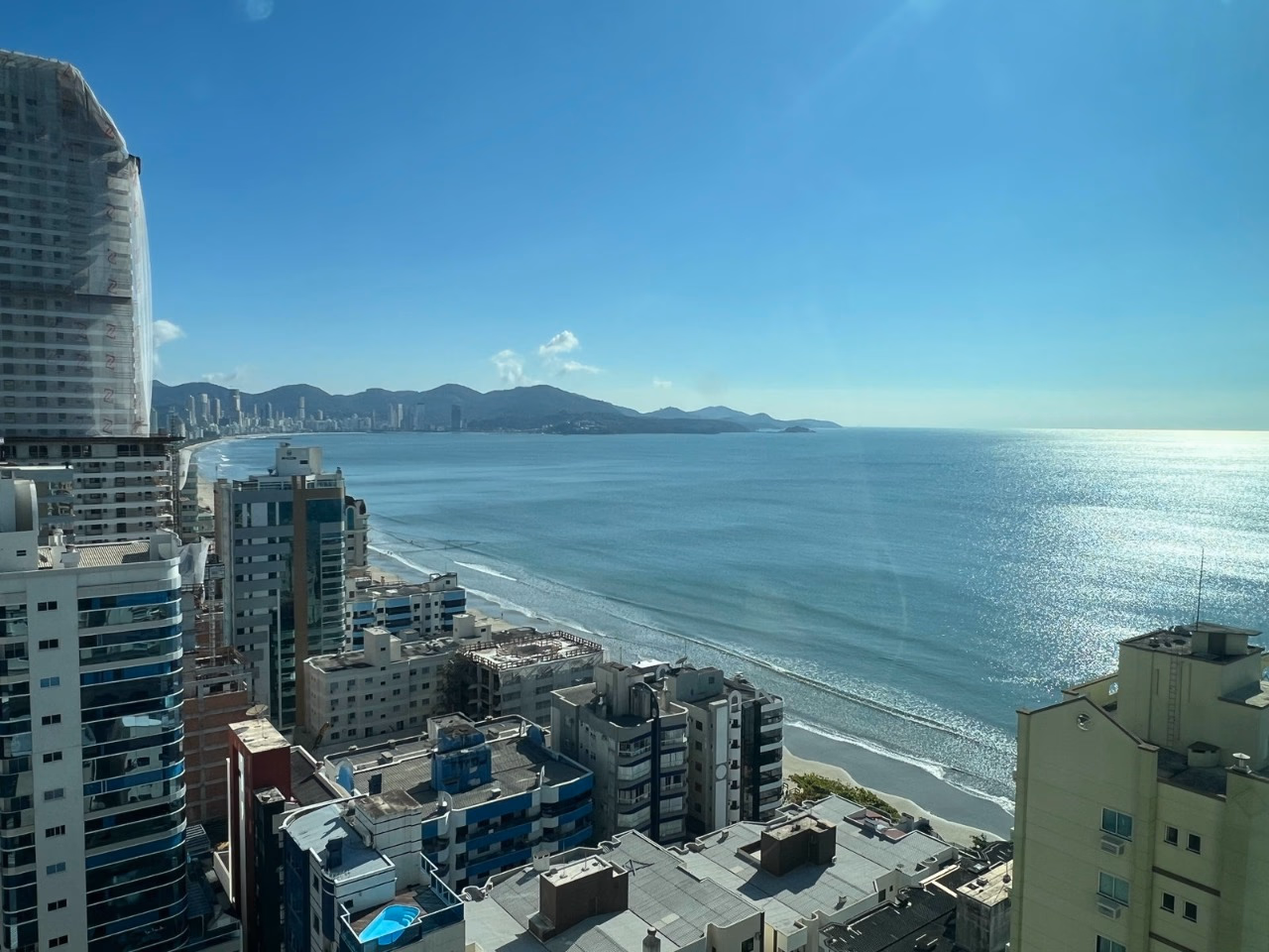 Apartamento 4 suítes em Meia Praia — Meia Praia, Itapema
