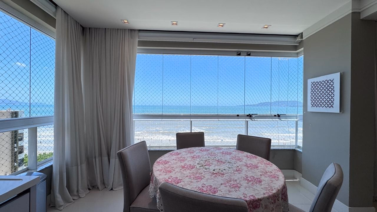 Apartamento 4 suítes em Meia Praia — Meia Praia, Itapema