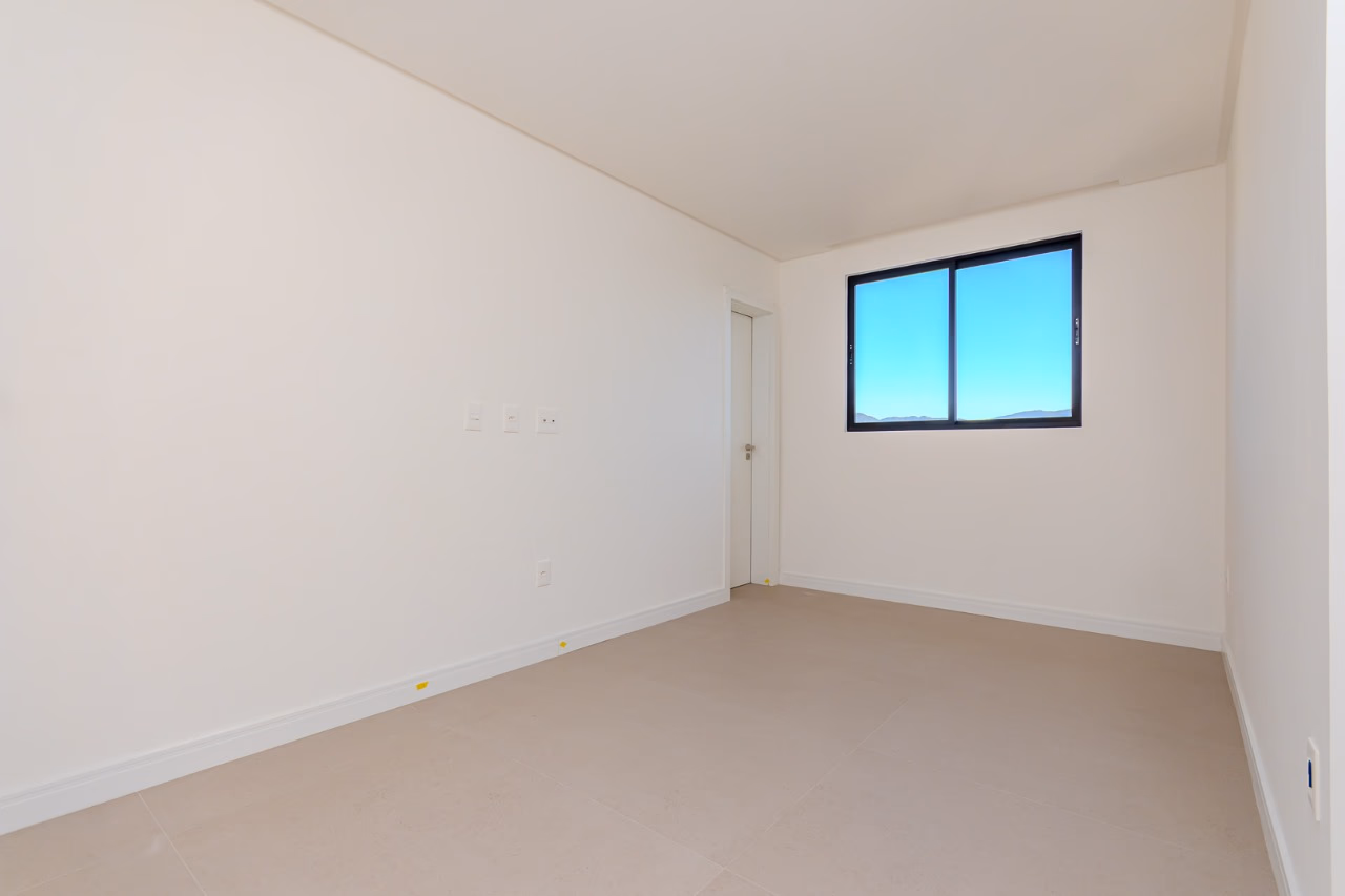 Apartamento 3 suítes em Meia Praia — Meia Praia, Itapema