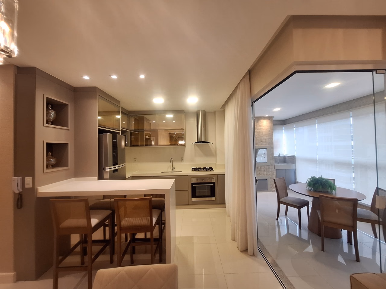 Apartamento 3 suítes em Meia Praia — Meia Praia, Itapema