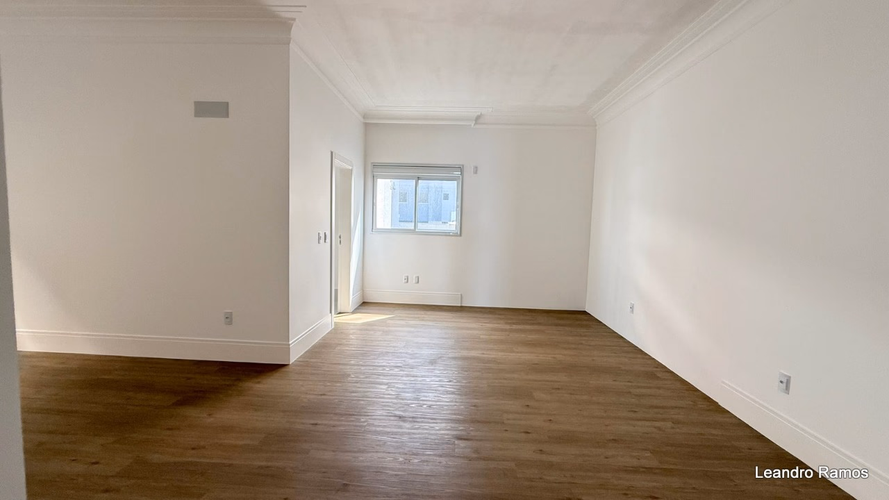 Apartamento 4 suítes em Meia Praia — Meia Praia, Itapema