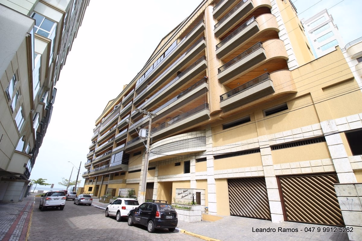 Classic Palace Residencial — Meia Praia